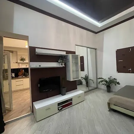 парк шевченко .пляж ланжерон возле дельфинария Apartment *