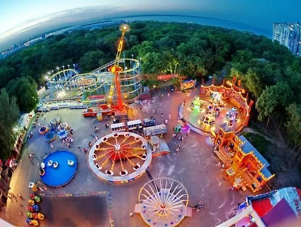 парк шевченко .пляж ланжерон возле дельфинария Apartment *